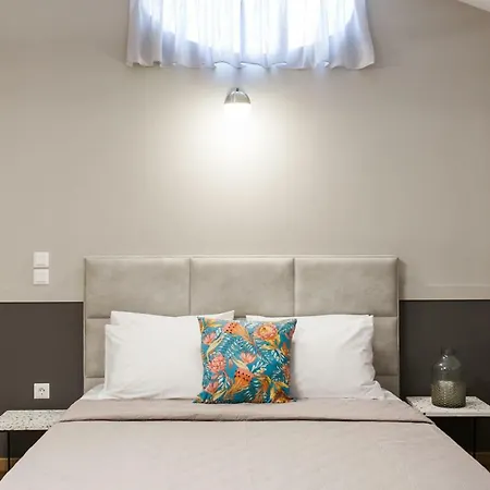 Step One | Luxury Suites Right In The Heart Of Acropolis Next To Metro Station-2