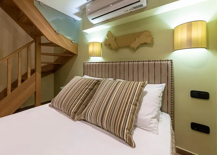 Ipelhome - Plaka Boutique Apartments