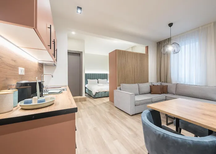 Aeiphoria Suites & Rooms -